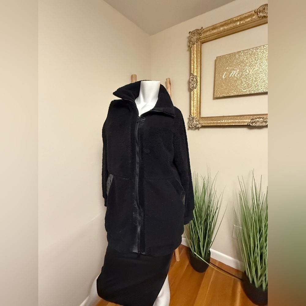 Athleta Tugga Coat Sherpa Fleece Jacket Black Size MP Oversized Long Cozy - Picture 6 of 13